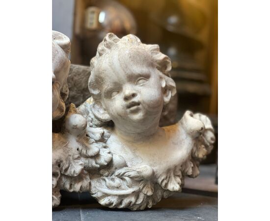 Coppia di putti in marmo XVII secolo
