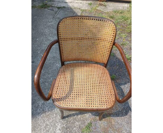 Poltroncina con braccioli tipo Thonet