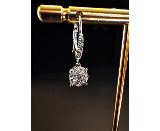 Orecchini   pendenti   con  Diamanti  1.20  ct.