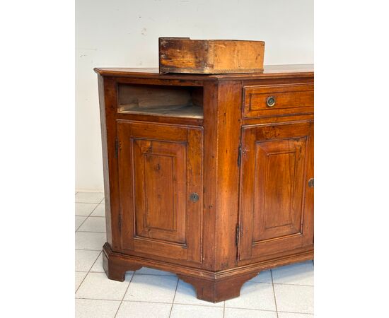 Credenza scantonata Luigi XVI. Verona XVIII secolo
