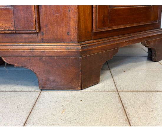 Credenza scantonata Luigi XVI. Verona XVIII secolo