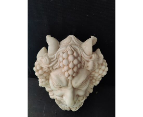 Mascherone/Bocca da Fontana - Volto di Fauno con uva - Marmo di Carrara - Venezia - 46 x 35 cm