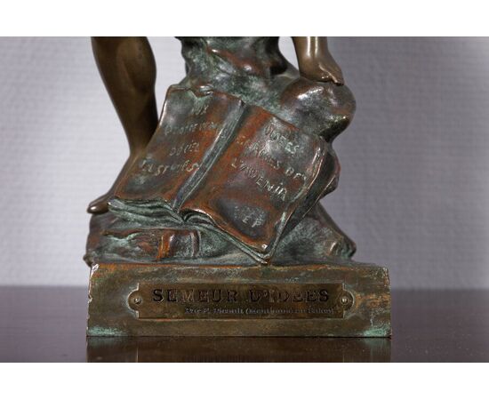 Statua di bronzo di E. Picault dell'800