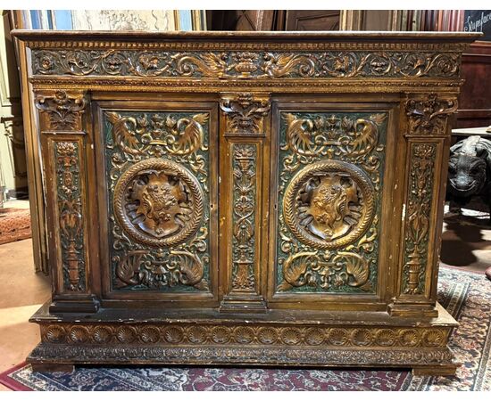 ARM249 - Credenza laccata, dorata e scolpita, epoca '800,misure cm L 170 x H 130 x P 63