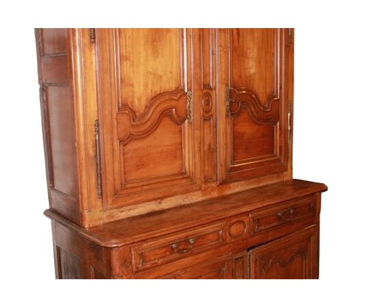 Grande Credenza Francese Stile Provenzale della Seconda Metà del 1700