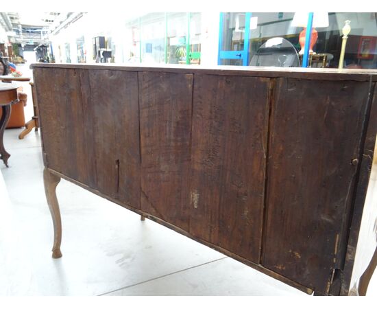 Cassettone Luigi XV lastronato in noce intarsiato in bosso metà 1700 Torino