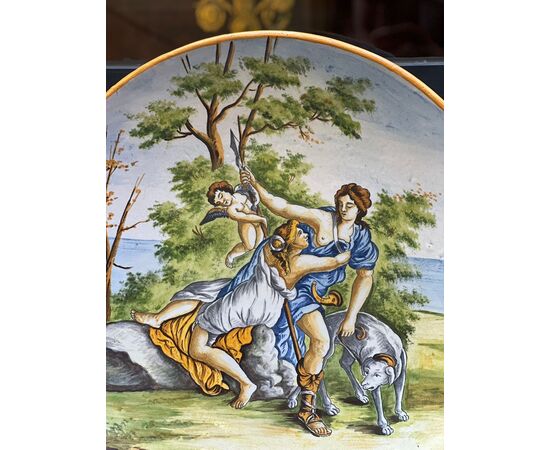 Coppia di piatti decorativi in maiolica 