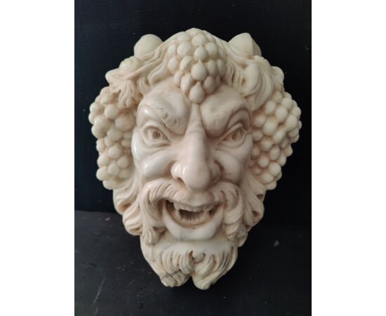 Mascherone/Bocca da Fontana - Volto di Fauno con uva - Marmo di Carrara - Venezia - 46 x 35 cm