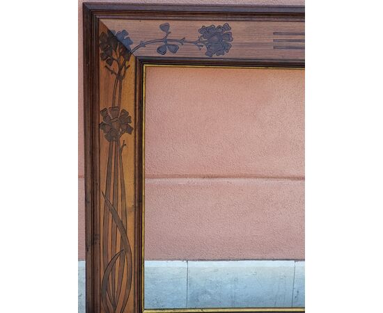 Coppia di cornici Liberty / Art Nouveau in noce intagliato – Inizio XX secolo