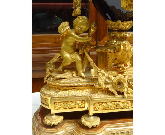 Orologio in bronzo dorato e porcellana 1870 Napoleone III Francia
