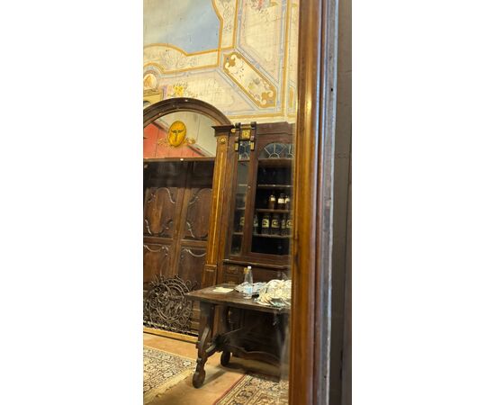SPECC565 - Specchiera anni '40 con cornice in noce, misure cm L 196 x H 240