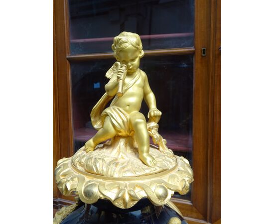 Orologio in bronzo dorato e porcellana 1870 Napoleone III Francia