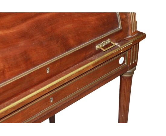 Scrittoio a Cilindro Francese Stile Luigi XVI del 1800 In Legno di Mogano