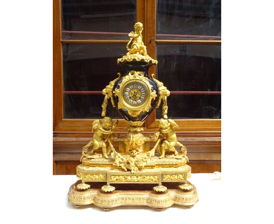 Orologio in bronzo dorato e porcellana 1870 Napoleone III Francia