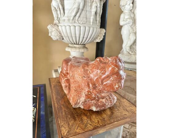  Coppia di Leoni in Marmo Rosso del XVII secolo