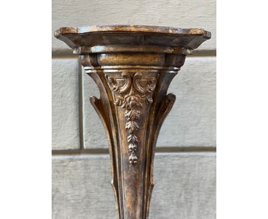 Coppia di console angolari