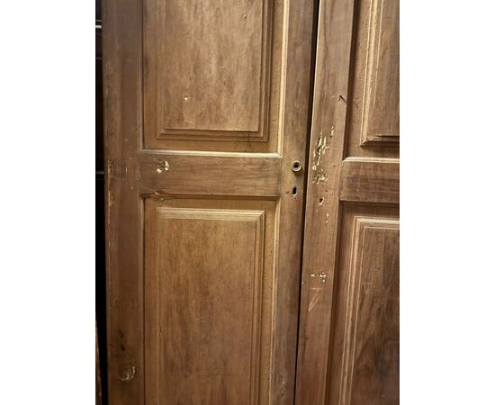 PTI761 - Porta a due battenti con pannelli scolpiti, epoca '800, misure cm L 107 x H 224