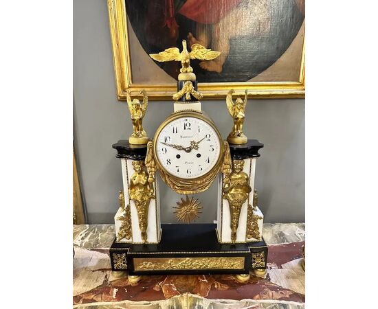  Orologio da Tavolo Impero in Marmo e Bronzo Dorato, XIX secolo