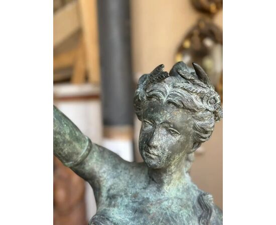  Scultura Femminile in Bronzo Patinato 