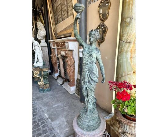  Scultura Femminile in Bronzo Patinato 