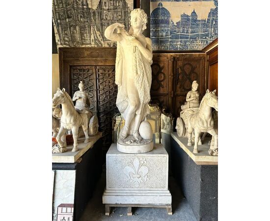  Scultura di Ercole in Marmo Statuario su Base Neoclassica, XIX Secolo 
