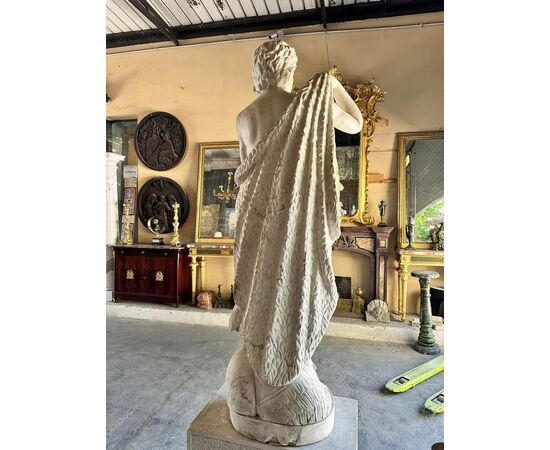  Scultura di Ercole in Marmo Statuario su Base Neoclassica, XIX Secolo 