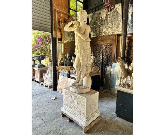  Scultura di Ercole in Marmo Statuario su Base Neoclassica, XIX Secolo 