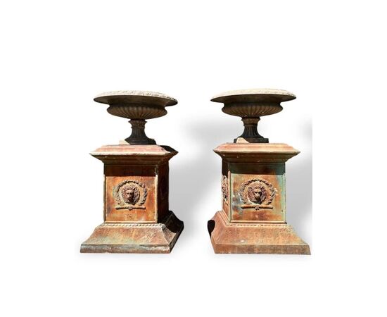  Coppia di Monumentali Vasi in Ghisa, manifattura italiana primo ’900