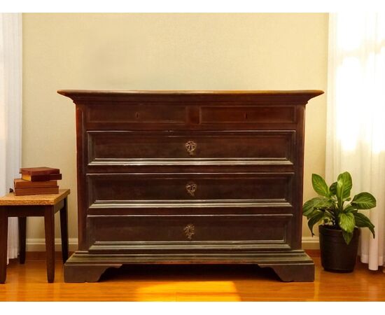 Cassettone toscano del 1600