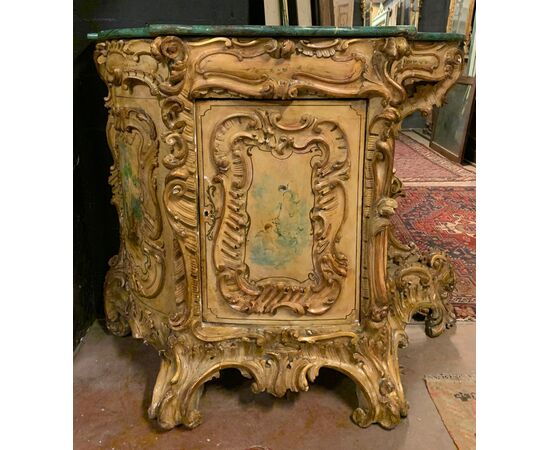ARM250 - Credenza Liberty intagliata e dorata con dipinti, misure cm L 135 x H 115 x P 60