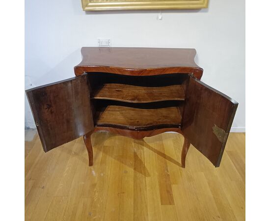 PICCOLA CREDENZA CON INTARSI META’ XVIII SECOLO