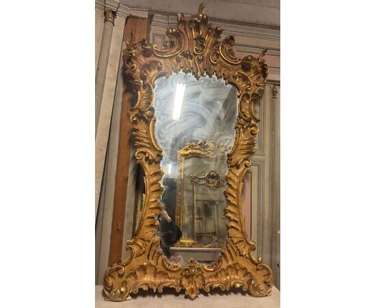 SPECC567 - Specchiera Liberty con ricca cornice scolpita a volute, epoca '900, misure cm L 105 x H 207