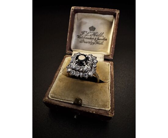 Anello  con  Zaffiro  e  Diamanti  