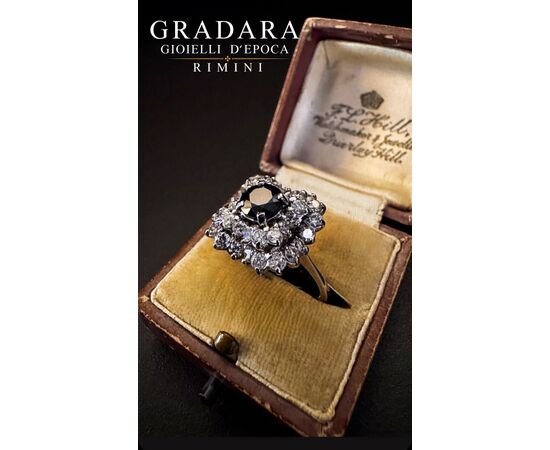 Anello  con  Zaffiro  e  Diamanti  