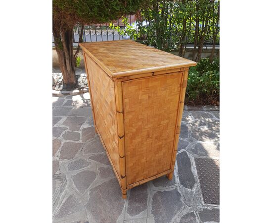 CREDENZA MOBILE IN BAMBOO CON RIPIANI ANNI 70 LUCIDATO A GOMMALACCA