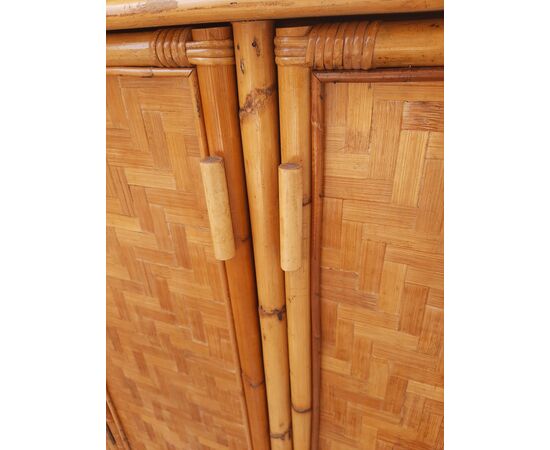 CREDENZA MOBILE IN BAMBOO CON RIPIANI ANNI 70 LUCIDATO A GOMMALACCA