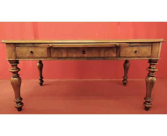 Venetian writing table