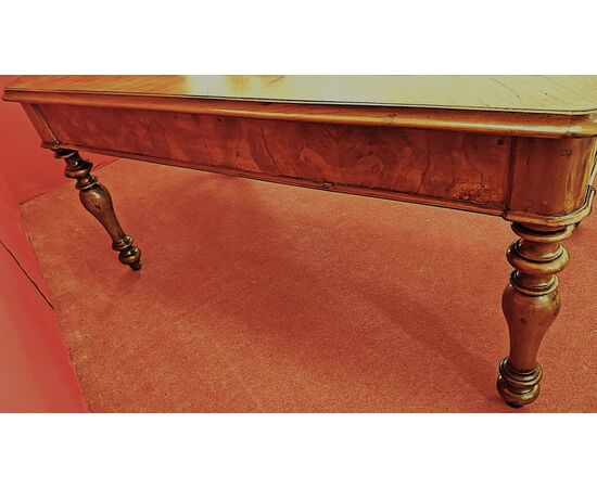 Venetian writing table