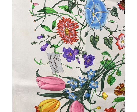 GUCCI Foulard Vintage in Seta Col. Bianco Gucci<strong> Flora