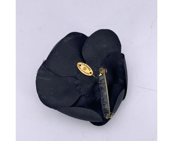 CHANEL Spilla Vintage in Tela Col. Nero Camelia