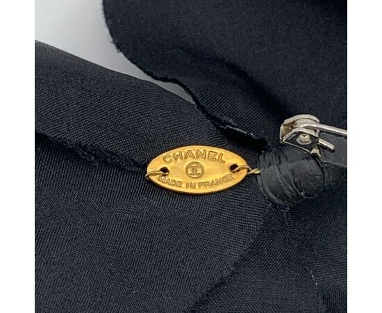 CHANEL Spilla Vintage in Seta Col. Nero Camelia