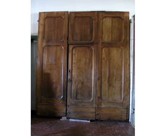 ptn152 cherry door with central door, meas. cm l 250 xh 320     