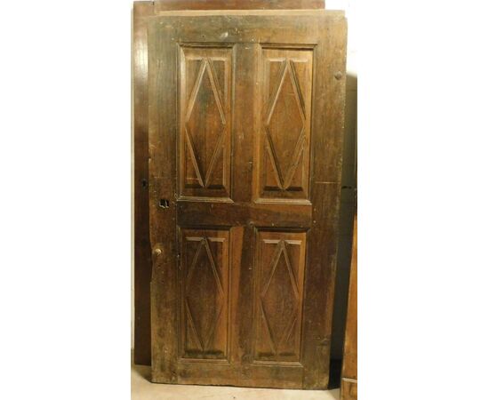 pti679 - walnut door with lozenge panels, size cm l 95 xh 190     