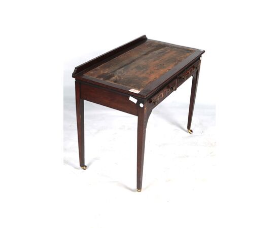 Antique small English desk from the 1800s, Victorian style, inlaid
