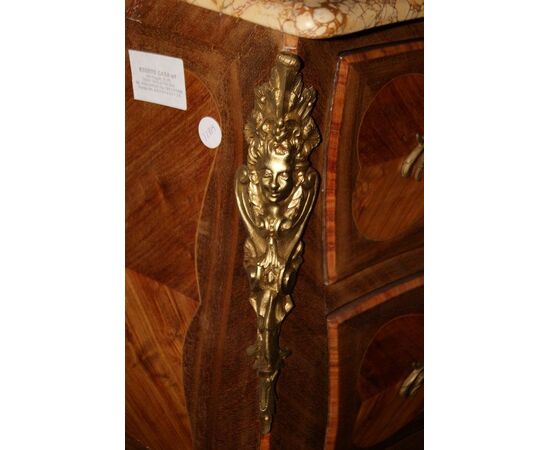Antique French Louis XV style commode from the 1800s in rosewood and violet wood