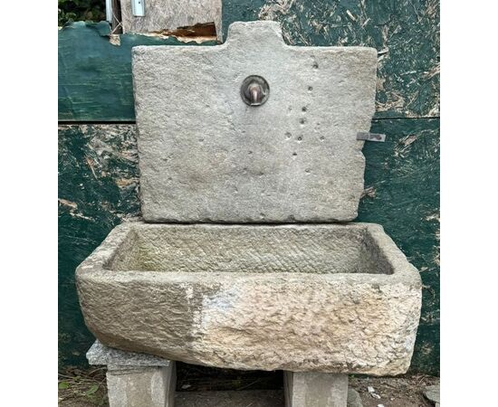 DARS681 - Antica fontana a muro, epoca '800, misure cm L 115 x H 115 x P 66