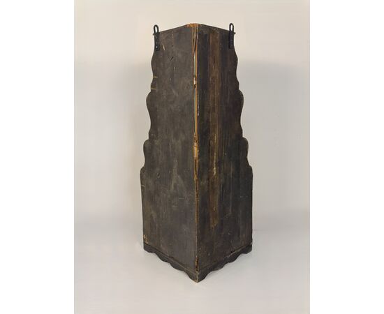 Hanging corner cabinet, Piedmont, 18th century