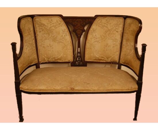 Antique English sofa from the 1800s, Victorian style, in mahogany