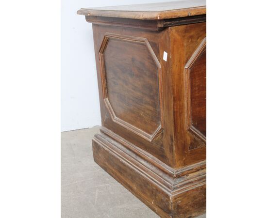 Antica cassapanca in noce massello reggiana epoca XVII sec con losanghe . mis 173 x 61 . h 68