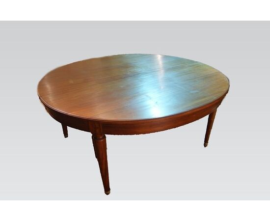 French extendable table from the 1800s, Louis XVI style